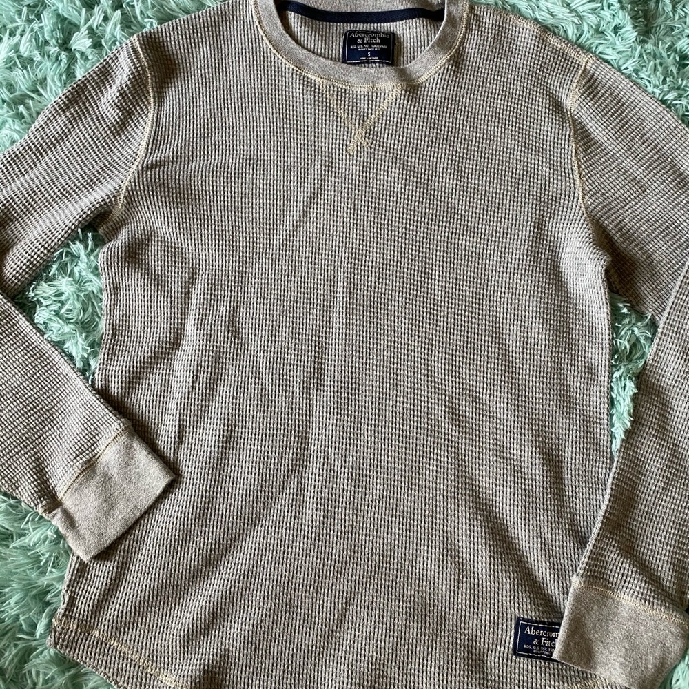 Men’s Abercrombie waffle top. Size small 💕